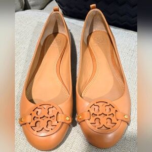 Tory Burch flats like new